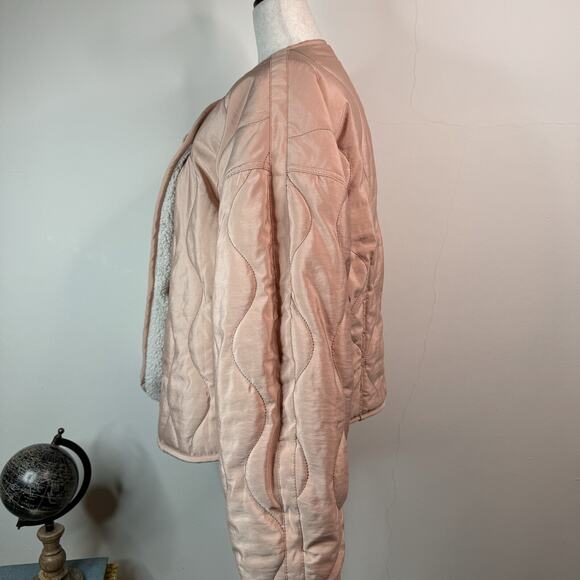 ALC Reversible Quilted Sherpa Jacket Size L Cozy Oversized Minimalist Pink NWT - Picture 5 of 13
